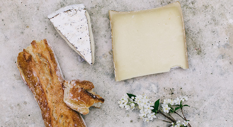 fromage, the cheese plate is served after the main course, before dessert